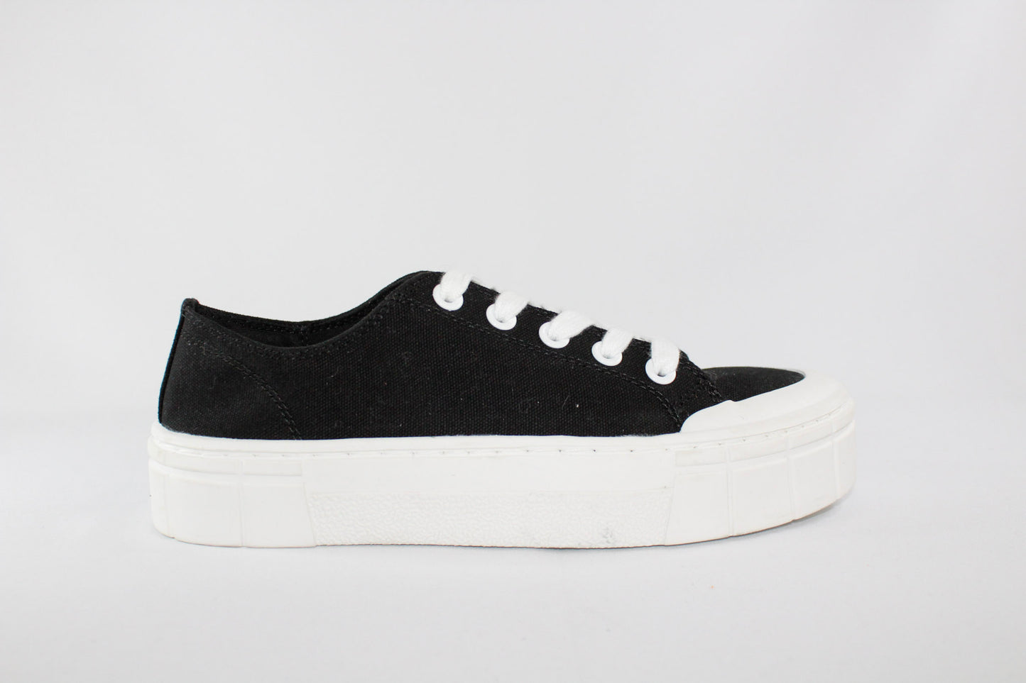 Women's Mad Love Fran Lace-Up Canvas Sneakers